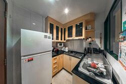 Kew Drive (D16), Terrace #557120341